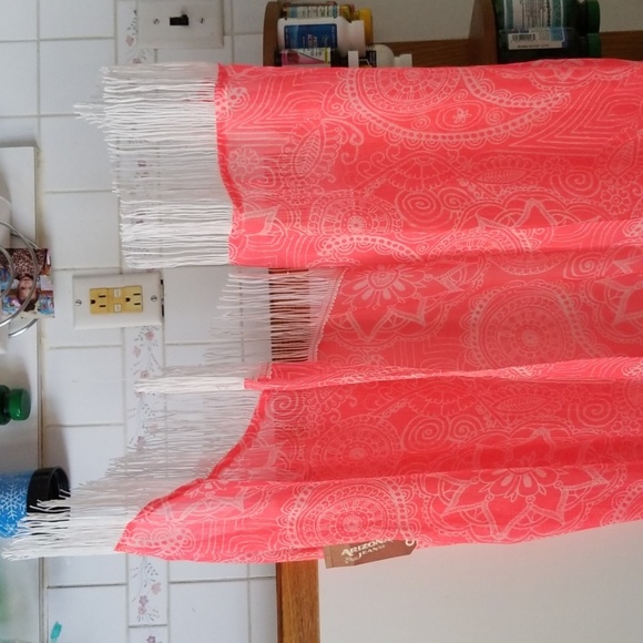 Cover up - Picture 2 of 4